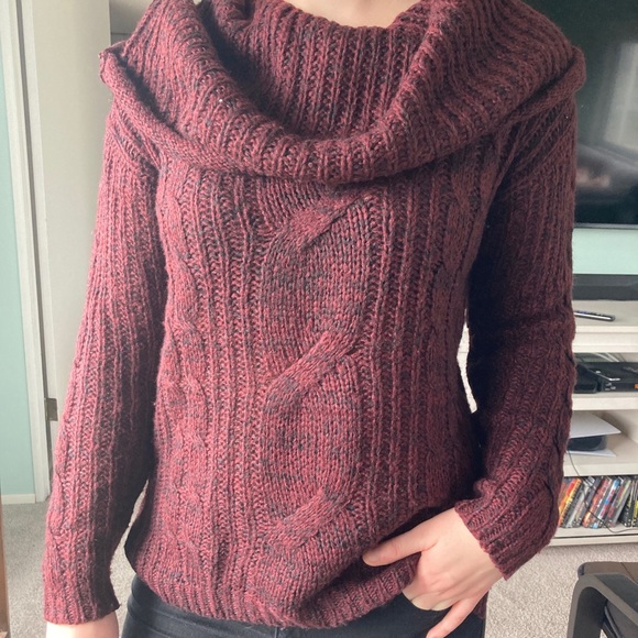 Burgundy knit sweater - Picture 3 of 3